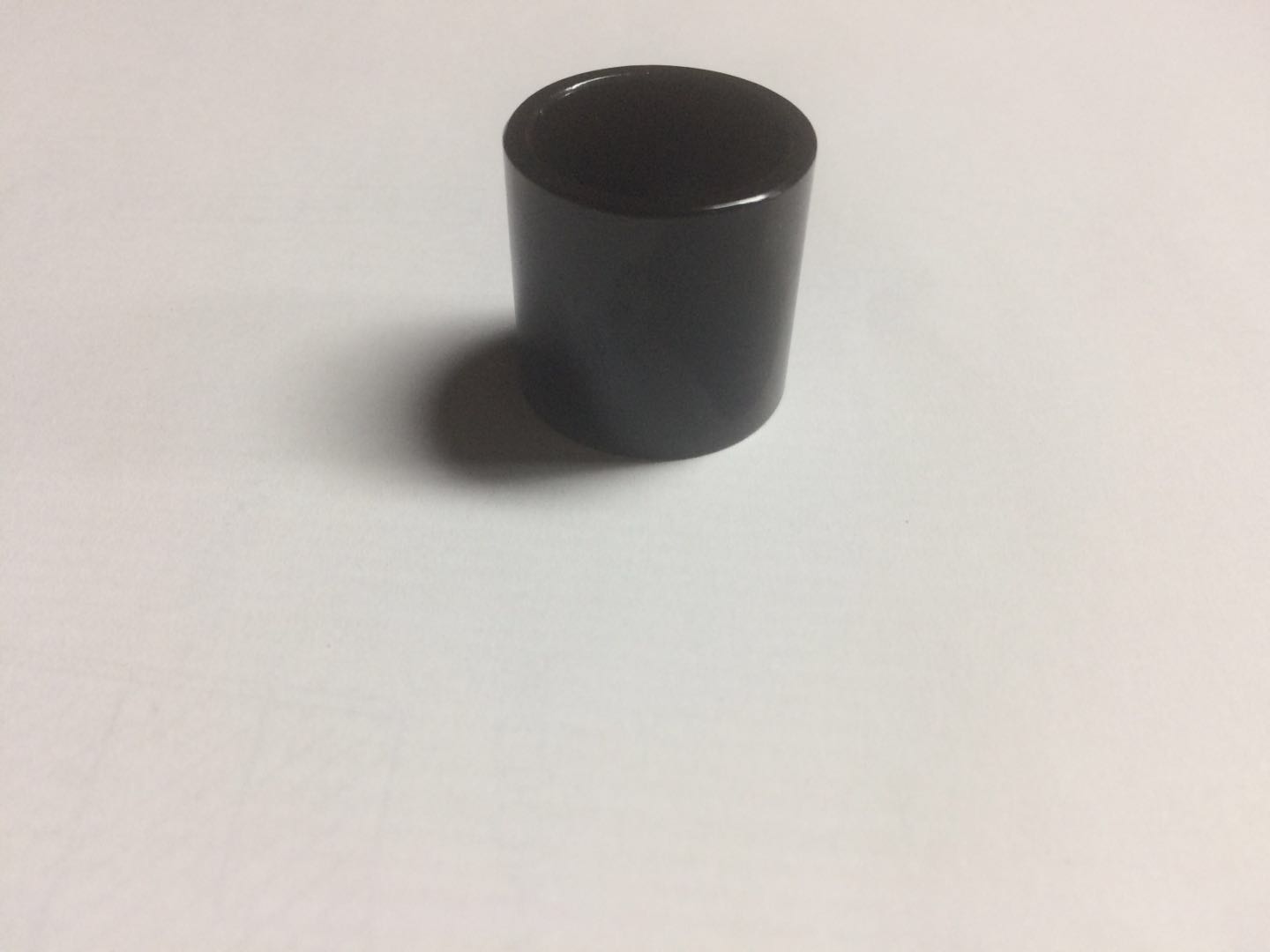 Radially oriented ring magnet